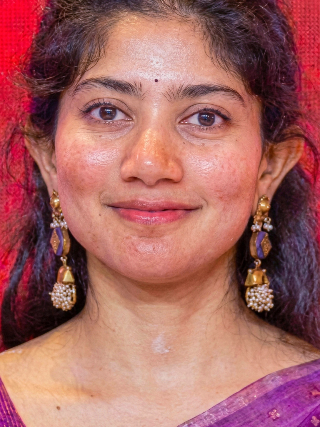 “சிம்பல் லுக் – நடிப்பில் நிஜம் சாய் பல்லவி மீண்டும்  ஏன் டிரெண்ட் ?”